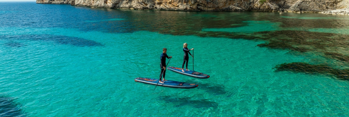 homme avec un tee shirt paddle